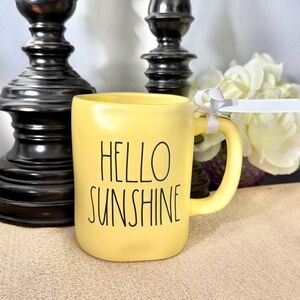 NWT Rae Dunn HELLO SUNSHINE Ceramic Mug